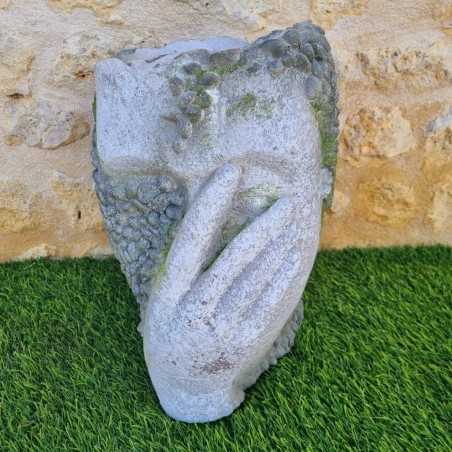 Vaso in stile antico a forma di volto con finitura invecchiata