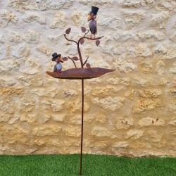 Bagno per uccelli su picchetto in ferro con cappelli decorativi, mangiatoia H127 cm