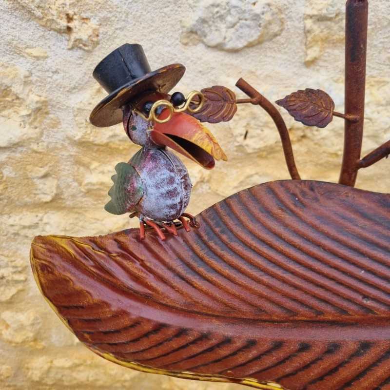 Bagno per uccelli su picchetto in ferro con cappelli decorativi, mangiatoia H127 cm