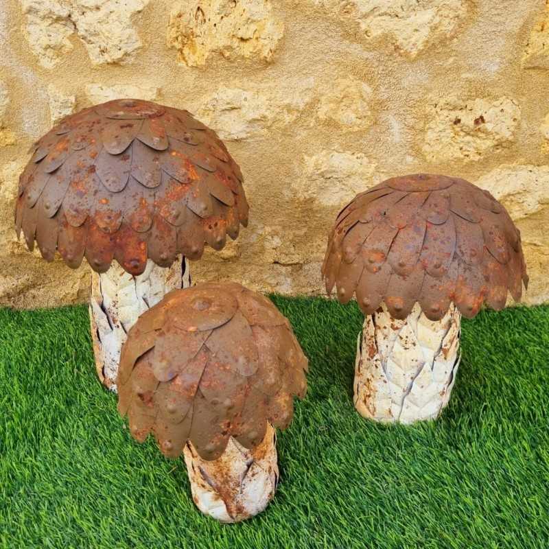 Funghi in ferro beige marrone ruggine
