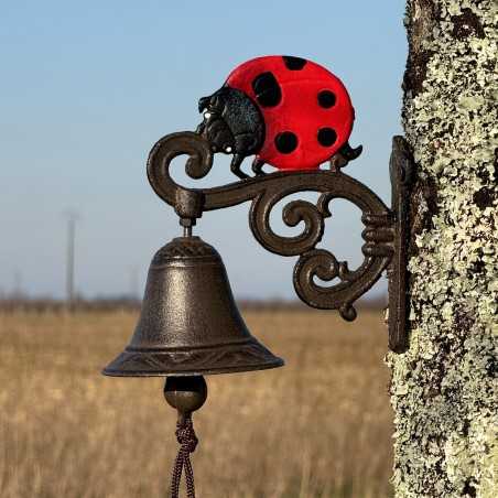 Campana da parete in ghisa con coccinella – Un tocco di colore per il tuo ingresso