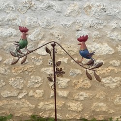 Mobile decorativo galline in metallo verniciato – 124 cm – Scultura da giardino colorata – Lézard du Jardin