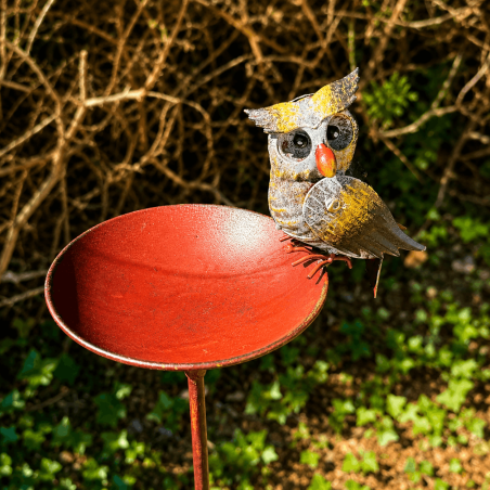 Bain d'oiseaux sur pied avec chouette – Abreuvoir décoratif en métal