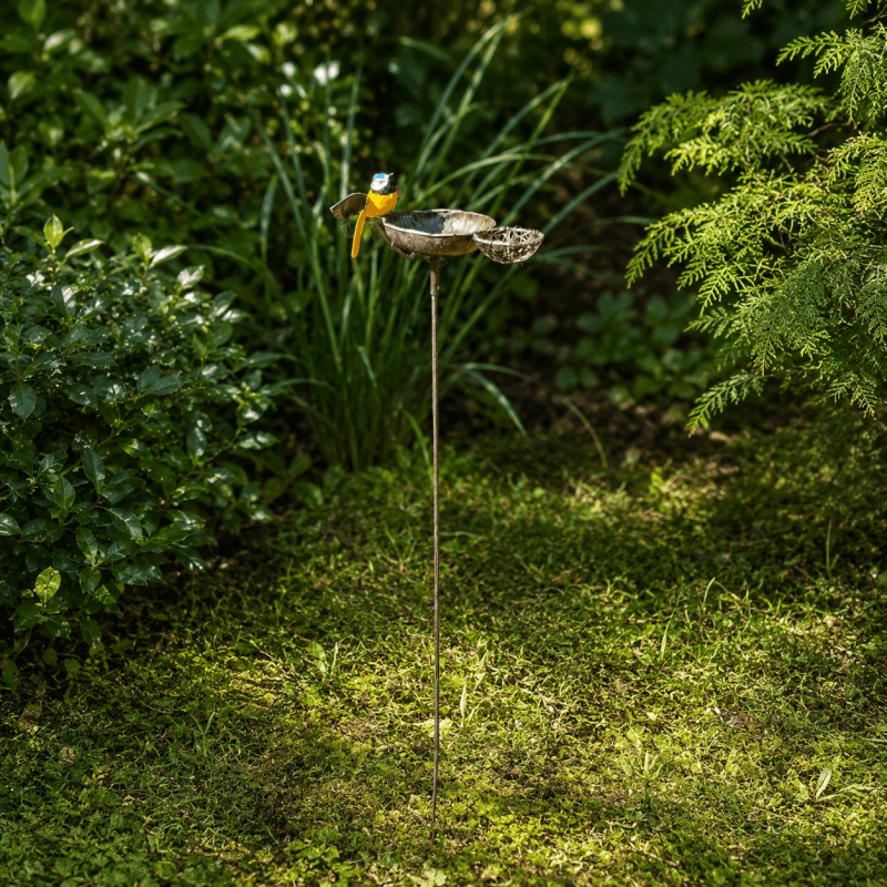 Abreuvoir à oiseaux à piquer en métal recyclé avec porte-boule de graisse – Mésange bleue