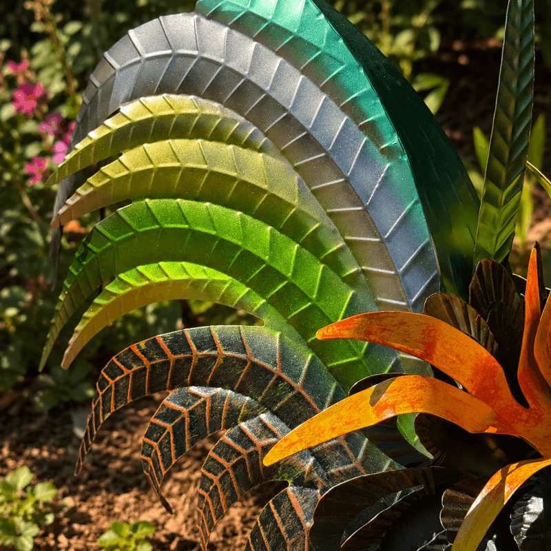 Sculpture coq en métal multicolore – Coq majestueux H 84 cm