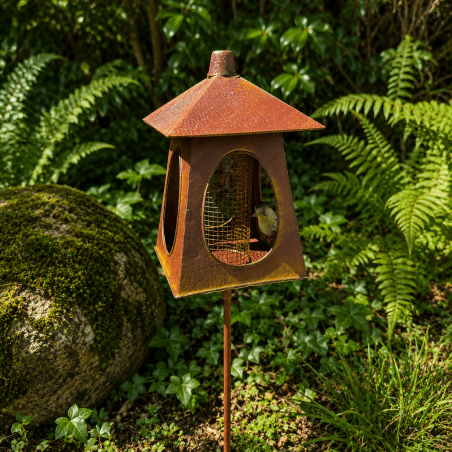 Mangeoire à oiseaux sur pic en métal façon lanterne – H 130 cm