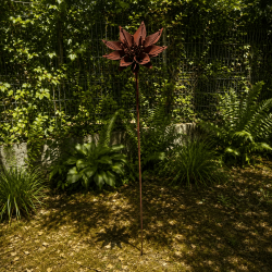 Fleur étoilée en métal sur pique rouille – Hauteur 165 cm