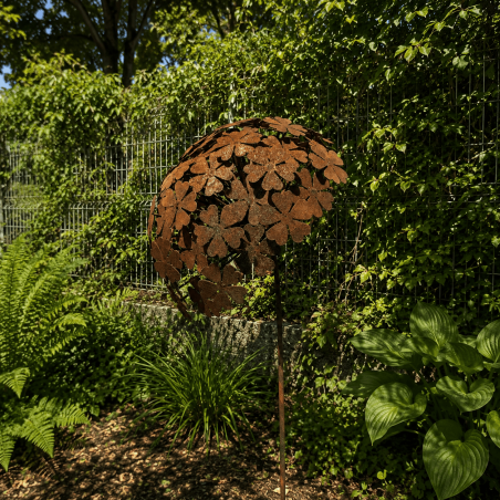 Allium en métal sur pique couleur rouille – Hauteur 160 cm